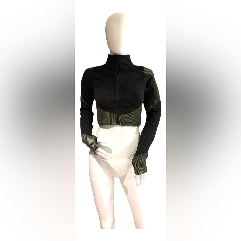 Green and Black cropped activewear jacket from New Mix, size Medium